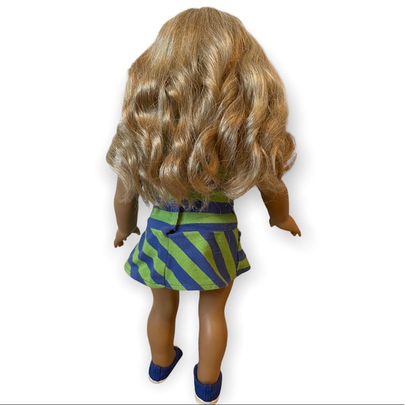 Retired American Girl 2010 Lanie with doll book and 2 outfits - Picture 7 of 15